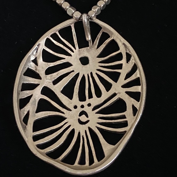 Kenneth Cole Reaction Necklace Pale Matte Gold Tone - Picture 7 of 8